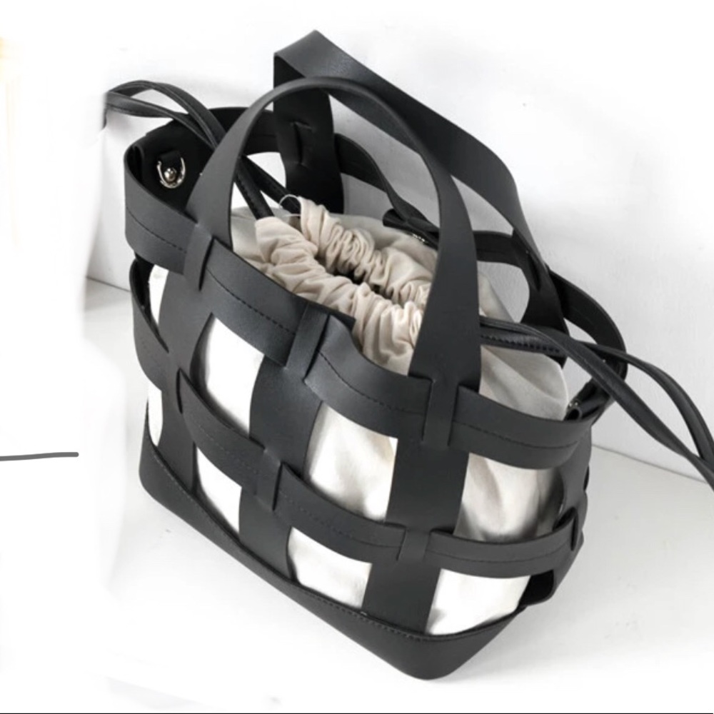 🌸Crossbody tote purse 👜 - Picture 2 of 4